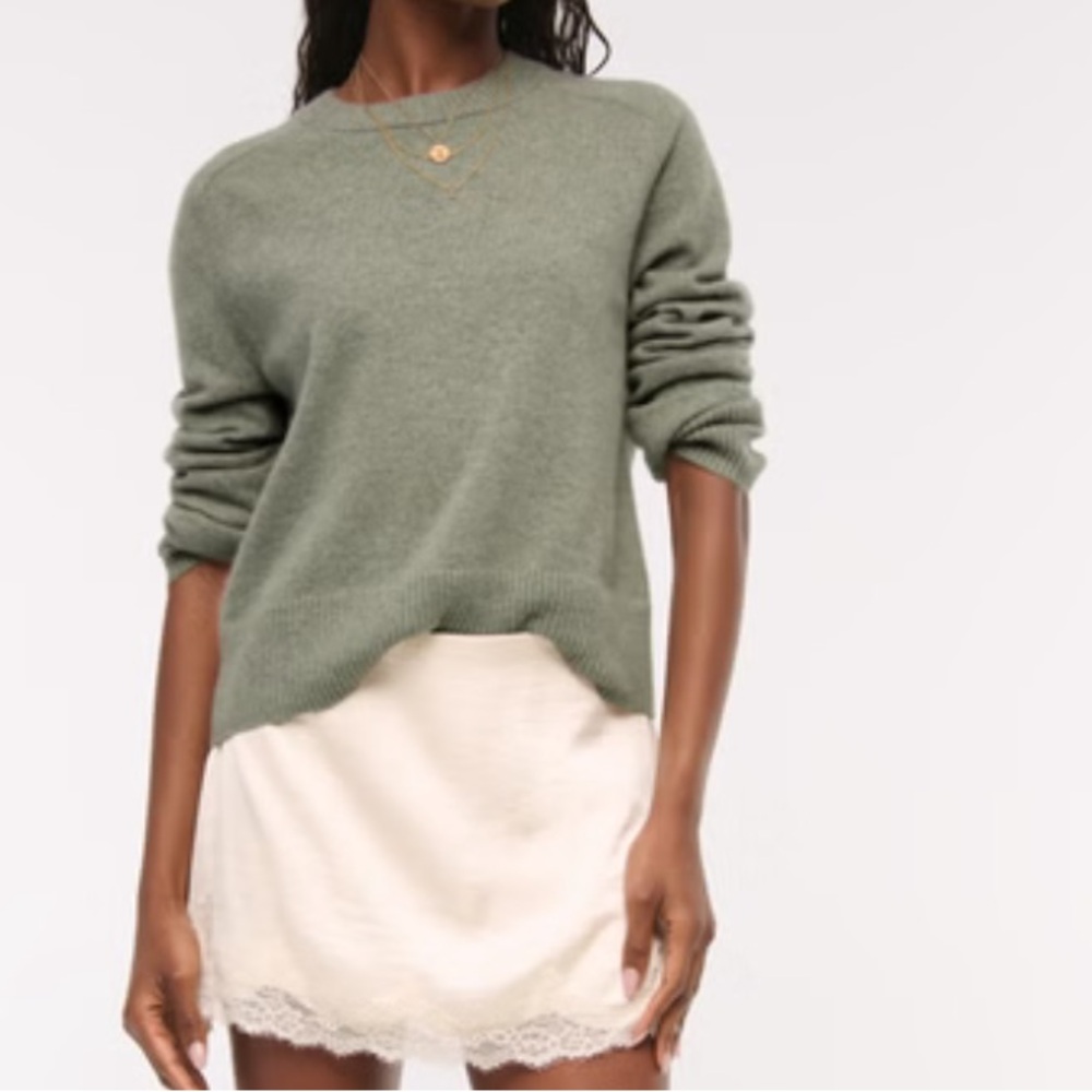 A&F Madeline Cashmere Crew Sweater size S